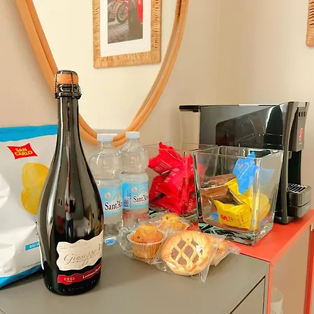 Bed & Breakfast Red Collection, Boutiques & Suites, Center Modena