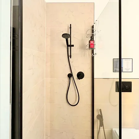 Red Collection, Boutiques & Suites, Center