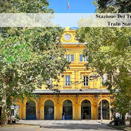 Red Collection, Boutiques & Suites, Center Modena