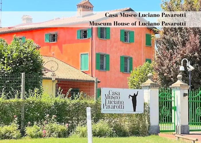 Red Collection, Boutiques & Suites, Center Panzió Modena